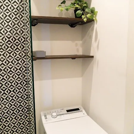 Апартаменты Warm & Cozy With Balcony In *